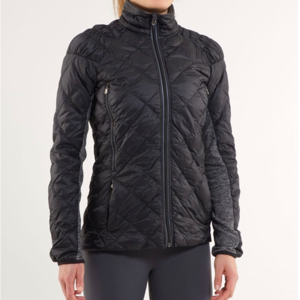 Lululemon Run: Turn Around Jacket
Black / Grey Houndstooth